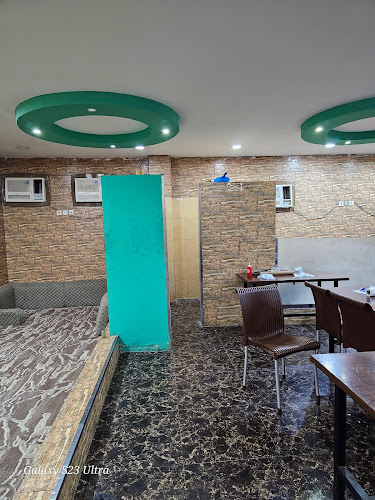 ‏مطعم رذاذ المطر البخاري