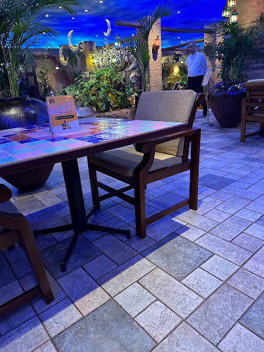 طريق الكورنيش، الحمراء، Al Hamraa Center 7169، جدة