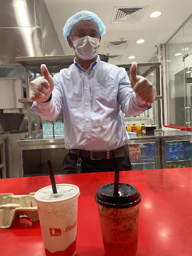 اي ام هنجري - الضيافة