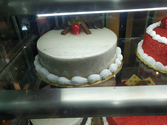 حلويات ومعجنات اكليل الجبل - الضيافة