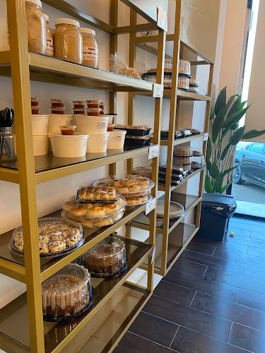 ريحانه كيك محل حلا ومخبوزات - جازان