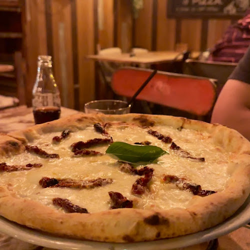 لاروستيكا بيتزارايا - الرياض