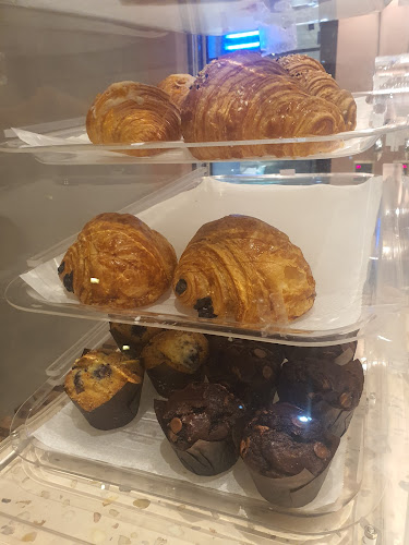 Opinii despre Samar's Bakery & Patisserie مخبز و حلويات سمر în جدة - الضيافة