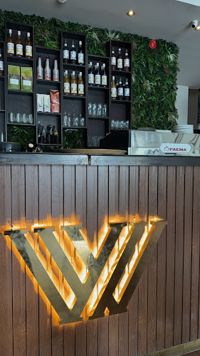 Opinii despre لاونج البيت الابيض în الرياض - الضيافة