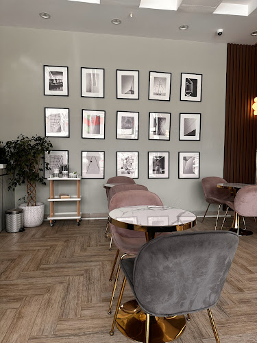 Opinii despre ون آور | one hour în بلجرشي - الضيافة