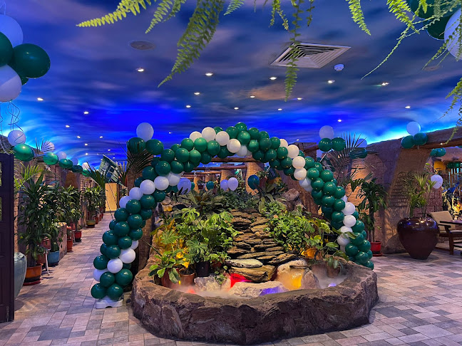 طريق الكورنيش، الحمراء، Al Hamraa Center 7169، جدة