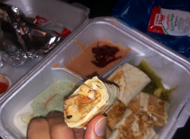 Comentarii opinii despre شاورما باب الحارة