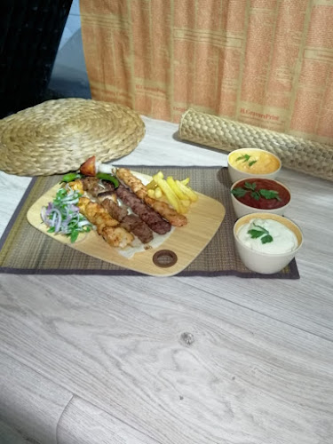 Opinii despre مطعم رايق în الدمام - الضيافة