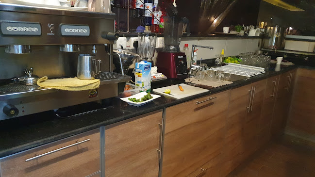 Opinii despre كافيه كازانوسترا în جدة - الضيافة