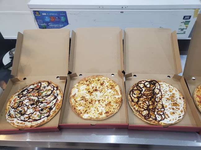 Opinii despre بيتزا زهرة الجوهرة în حائل - الضيافة