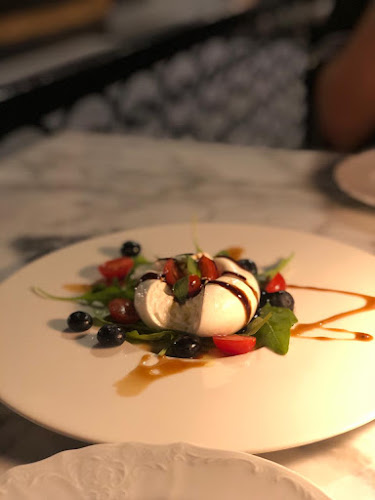 The Zone Takkasosi Street, شارع التخصصي، المحمدية، الرياض 12362