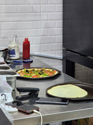 بيتزا رقائق التنور - الضيافة