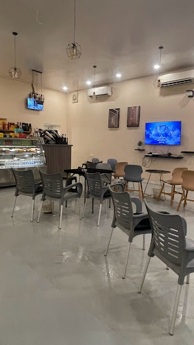 مقهى وقت المستديرة.