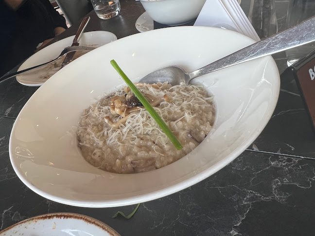 KING MOHAMMED V STREET, السليمانية، الرياض 12223