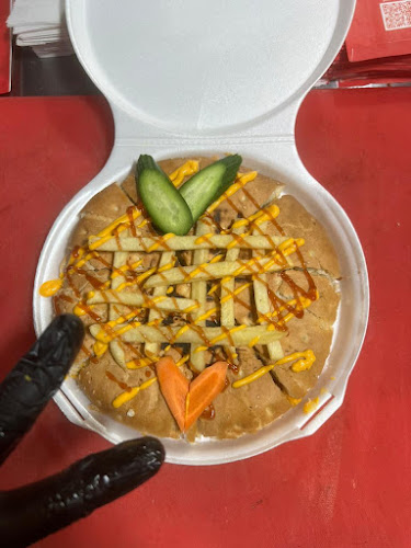 مروج السجن بجانب مطعم بروكلي