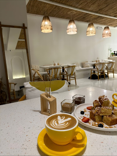 Opinii despre PLUME CAFE بلوم كافيه în ينبع - الضيافة