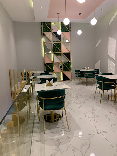 Opinii despre Minus6 ماينس 6 în القطيف‎ - الضيافة