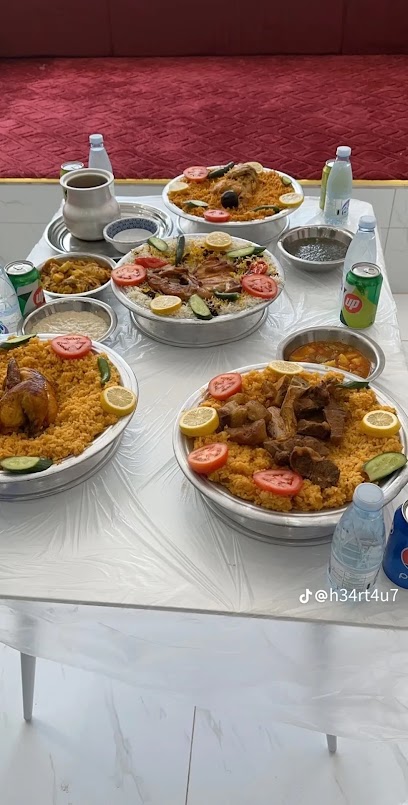 مطعم لذيذ وشواية لتقديم الوجبات