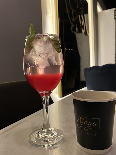 Opinii despre أجويا لاونج în الطائف - الضيافة