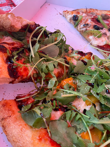 سومو سايز بيتزا - الضيافة