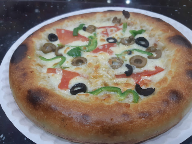 Opinii despre عالم العصائر والكنافه الباحه în الباحة - الضيافة