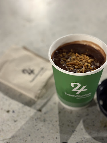 24Cafe - الضيافة