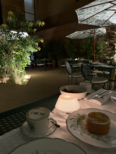 DIOR CAFE - الرياض