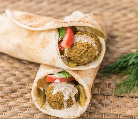 بوفية جباتي البيضاء