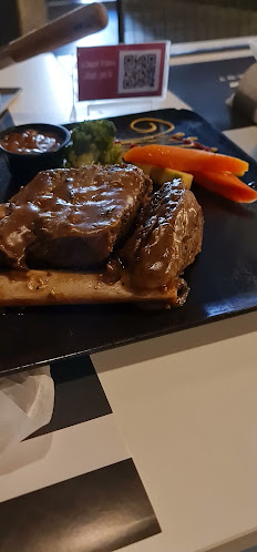 مطعم وقود الشاطئ "فيول" - القطيف‎