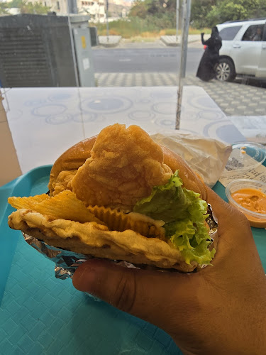 بروست ديلوكس تشكن - الضيافة