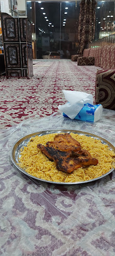 مطعم قلعة المدينة البخاري - القطيف‎