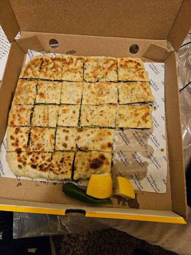 Opinii despre مطعم حكاية مطبق (مطبق معصوب سمبوسة) în الرس - الضيافة