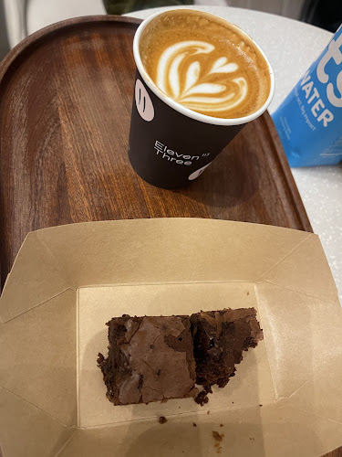 Opinii despre Eleven Three | 11 3 în الدمام - الضيافة