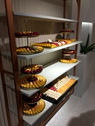 Opinii despre أنوش للحلويات în الدمام - الضيافة