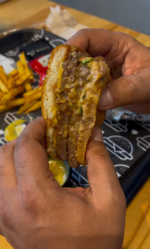 Rosalia Burger B4 روزاليا برجر - الضيافة