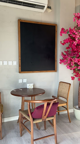 Rqaq cafe كافيه رقاق - تاروت