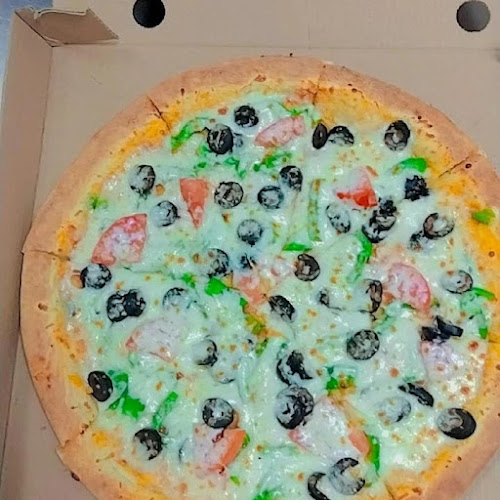 Opinii despre بيتزا الاسطورة în رماح - الضيافة