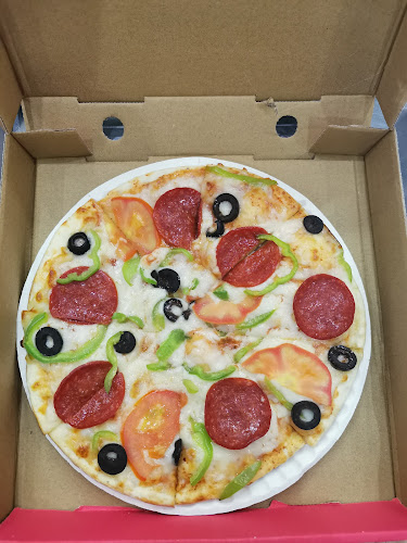 بيتزا وعصاير