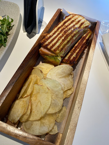 Comentarii opinii despre C.hub