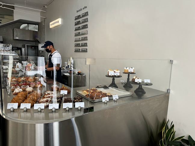 Local Bakehouse لوكال - الضيافة