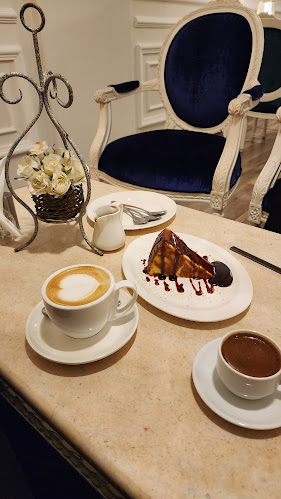 Opinii despre أفينيو كافيه în الدمام - الضيافة