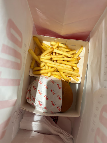 شارع الأمير مقرن بن عبدالعزيز، النزهة، الرياض 12211