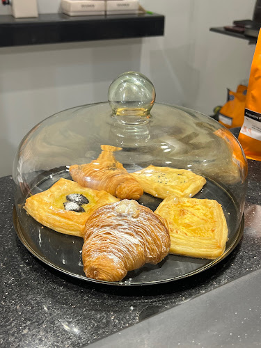 شارع الأمير مقرن بن عبدالعزيز، النزهة، الرياض 12472