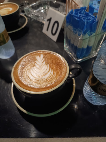 Mashhour coffe مشهور كافيه - الضيافة