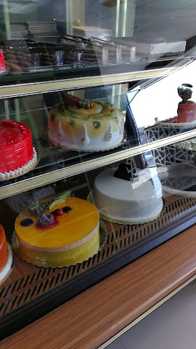 حلويات ومعجنات اكليل الجبل