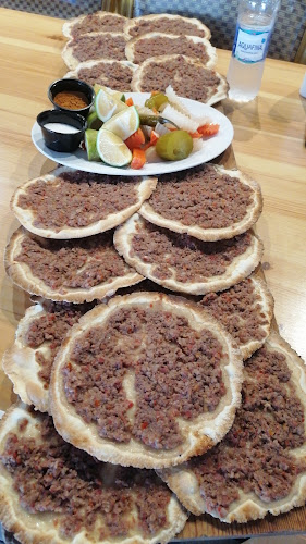 مطعم الضيعة اللبنانية - الرياض