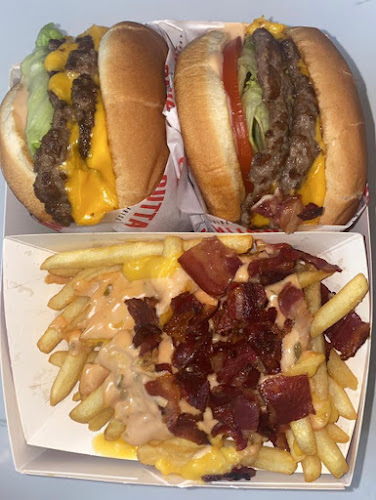 شارع الأمير مقرن بن عبدالعزيز، النزهة، الرياض 12211