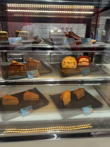 ميكيل كوفي - الضيافة