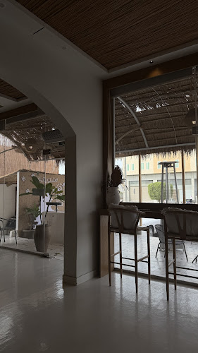 Opinii despre PLUME CAFE بلوم كافيه în ينبع - الضيافة