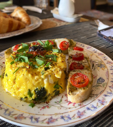 Comentarii opinii despre LaFamiglia Bistro Cafe لافاميليا بيسترو كافيه